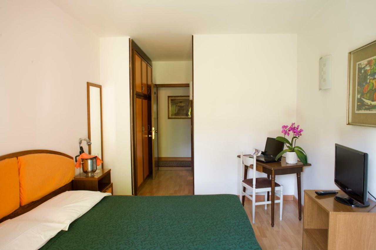 Hotel Sole Holiday Arco Exterior foto